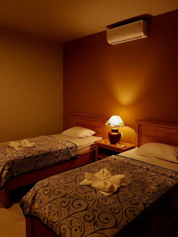Ghamed Sari Hotel Ngoại thất bức ảnh